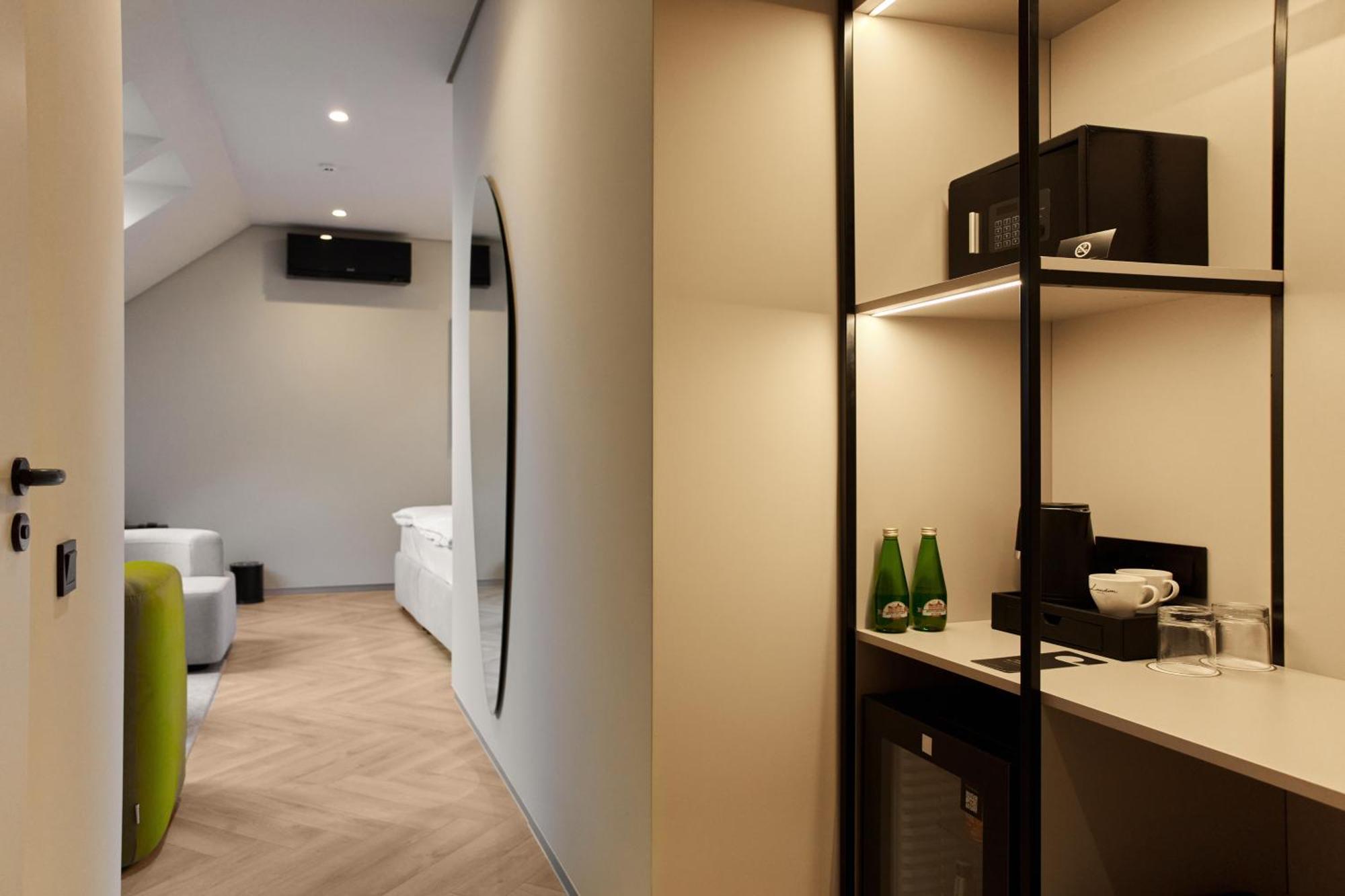 Hotel Laudon Uzhhorod Ruang foto