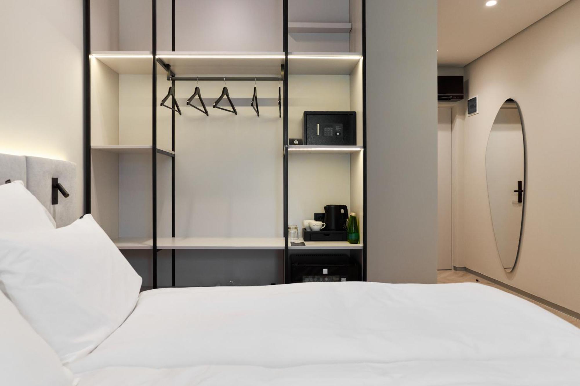 Hotel Laudon Uzhhorod Ruang foto