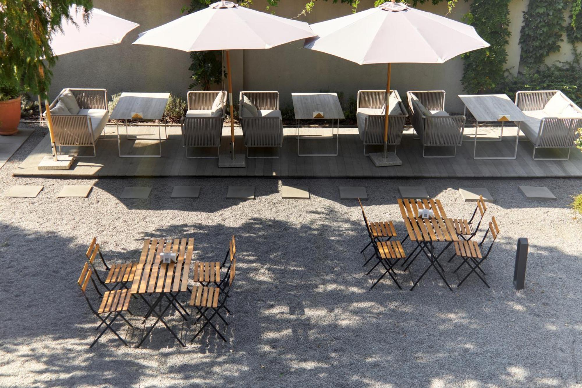 Hotel Laudon Uzhhorod Bagian luar foto