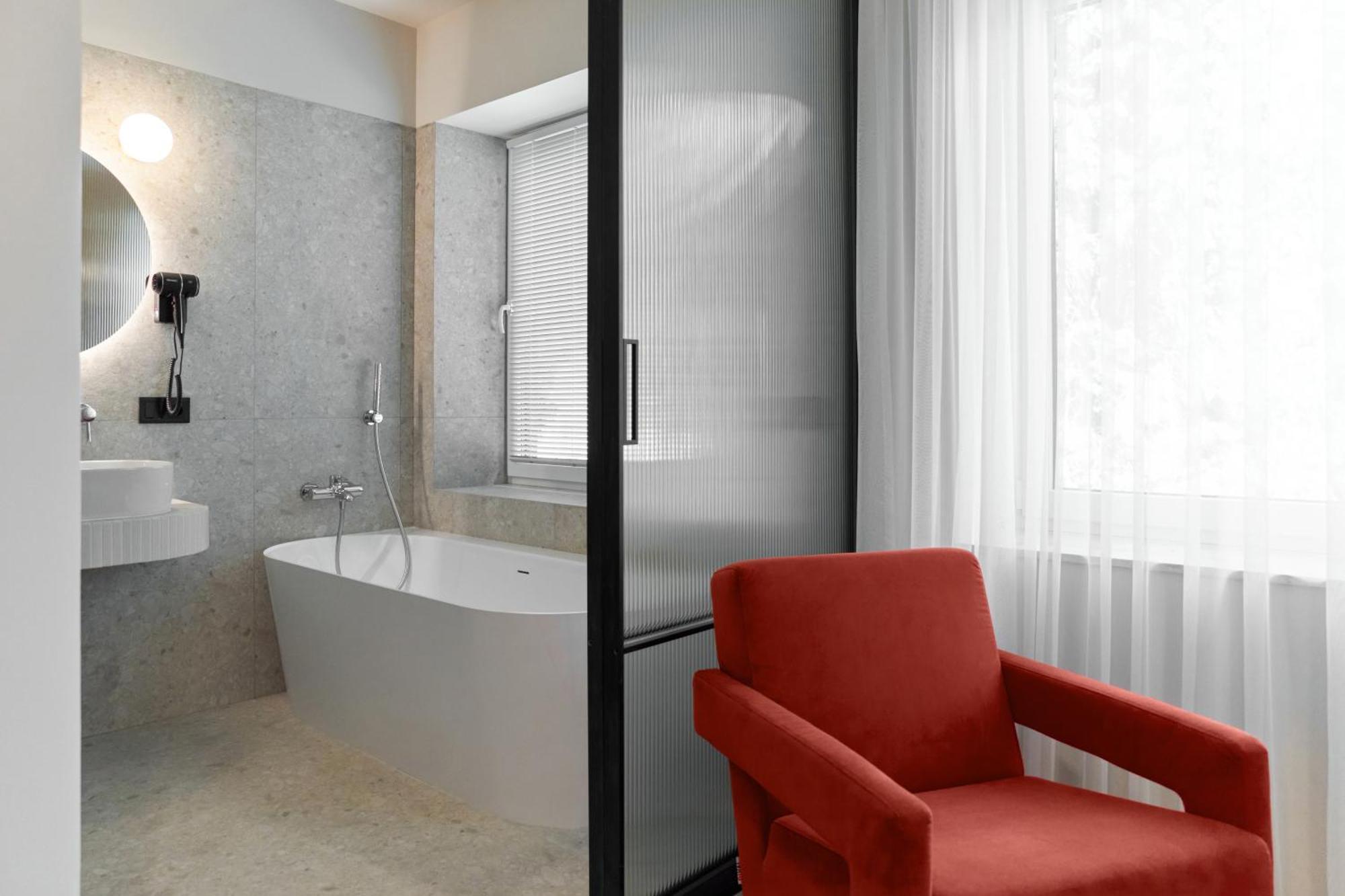 Hotel Laudon Uzhhorod Bagian luar foto