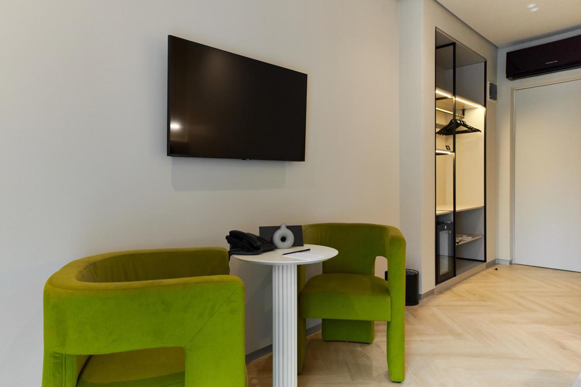Hotel Laudon Uzhhorod Bagian luar foto